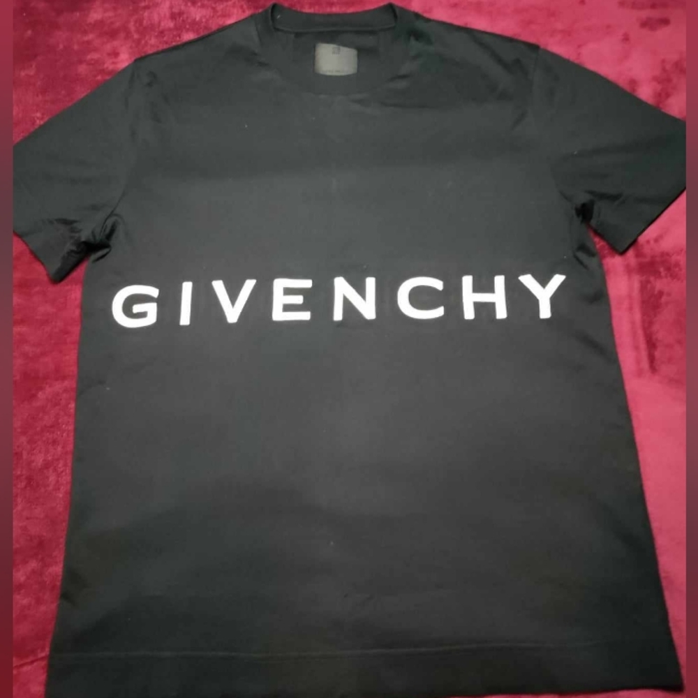 Givenchy 4G t-shirt,(black w/raised embroidery)